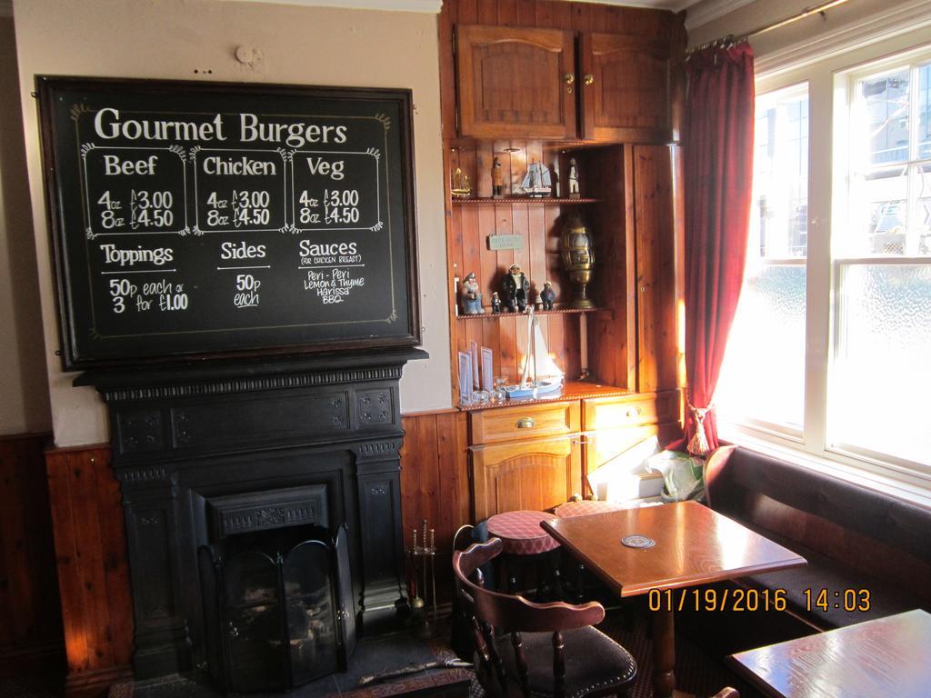 Queen Mary Inn Poole Exterior foto